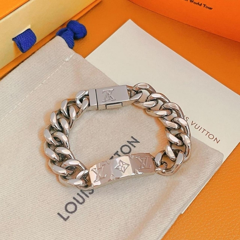 Louis Vuitton Silver Chunky Chain Bracelet